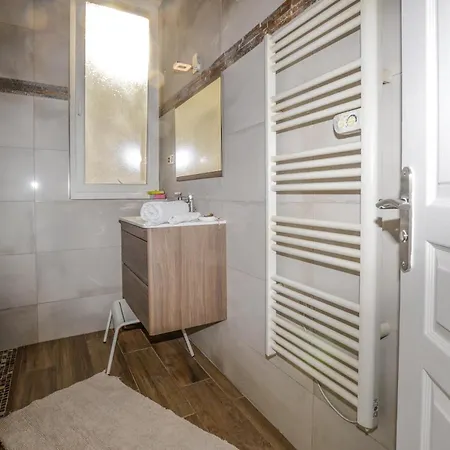 3 Bedroom Amazing In Ajaccio Ajaccio (Corsica)